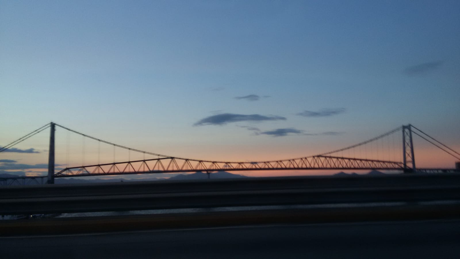 Detalhe da estrutura metálica da Ponte Hercílio Luz